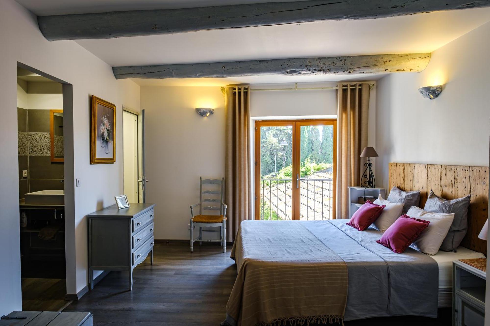 Mas D'Alaure B&B Verquieres Exterior photo
